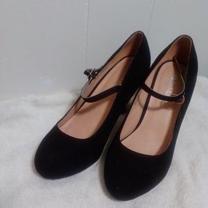 Black velvet, bella marie ,closed toe heels